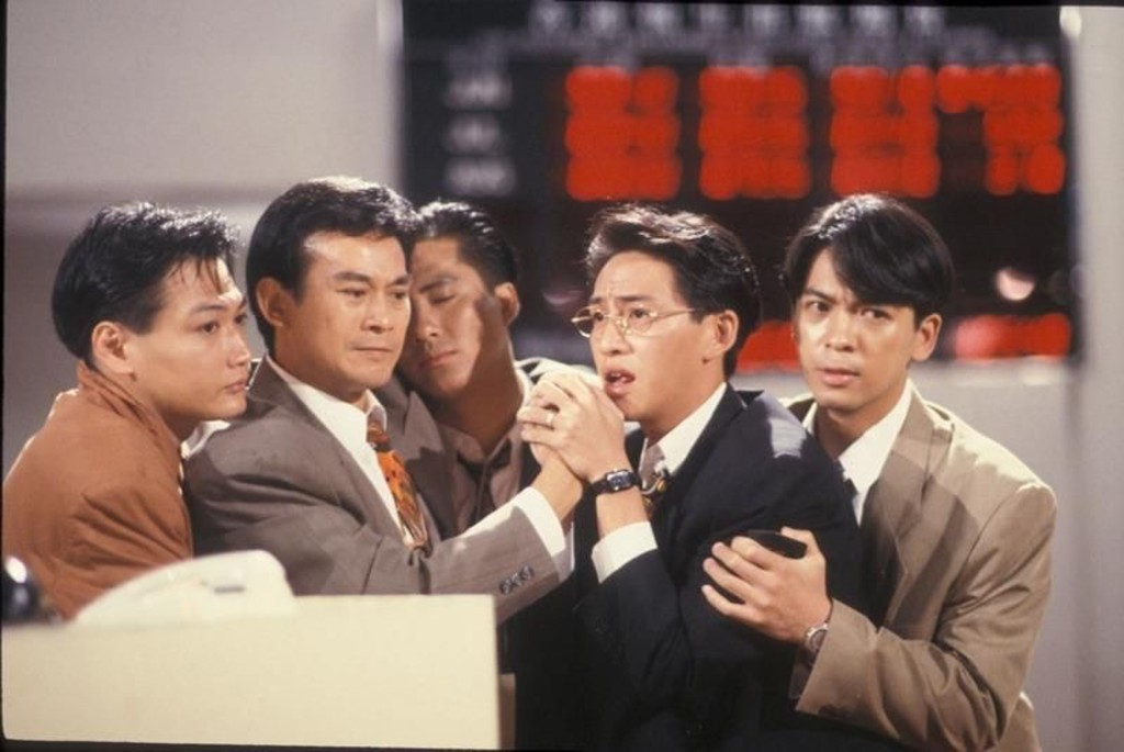 吳啟明與劇中的黑社會大佬丁孝蟹(邵仲衡飾)、丁益蟹(陶大宇飾)及醫生丁利蟹(郭政鴻飾)並稱為「丁家四蟹」。 吳啟明與劇中的黑社會大佬丁孝蟹(邵仲衡飾)、丁益蟹(陶大宇飾)及醫生丁利蟹(郭政鴻飾)並稱為「丁家四蟹」。