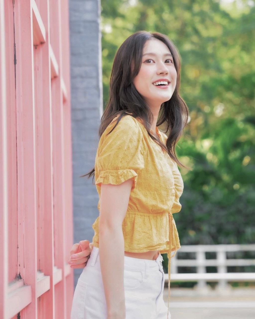 罗雪妍近年演出不少剧集，又为《六合彩》担任主持，备受TVB力捧。