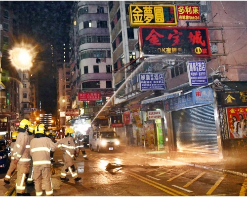 消防到場將火救熄。