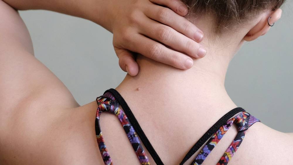 東莞少女頸痛一周求醫，驚揭胃癌末期，癌細胞已全身擴散， unsplash/示意圖 