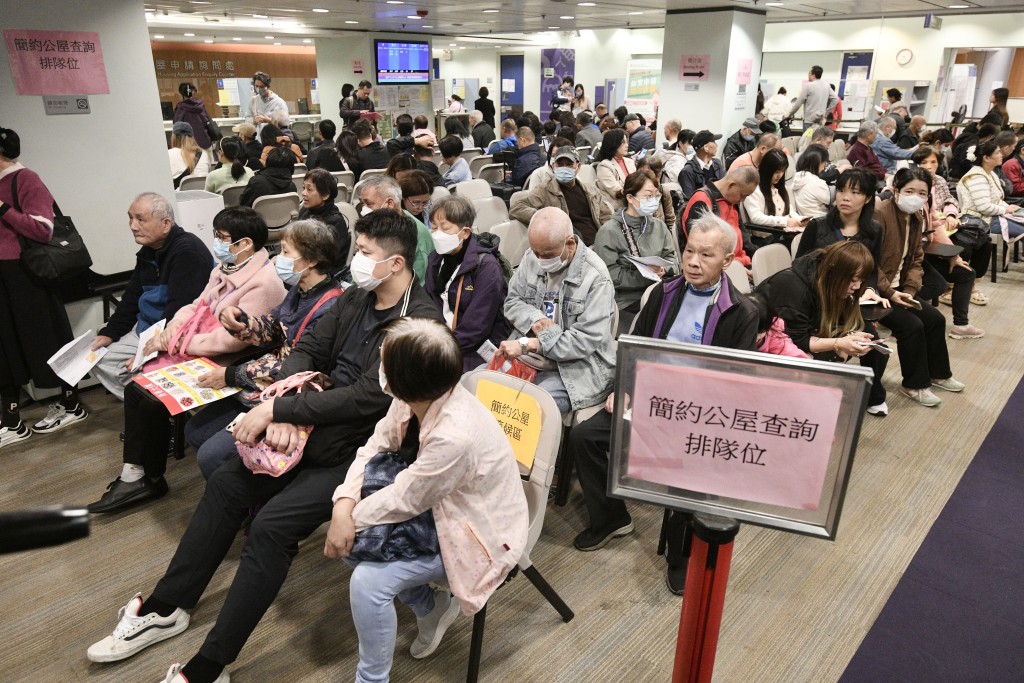 今期簡約公屋合共提供約8,820個單位，預計今年第二季起陸續入伙。