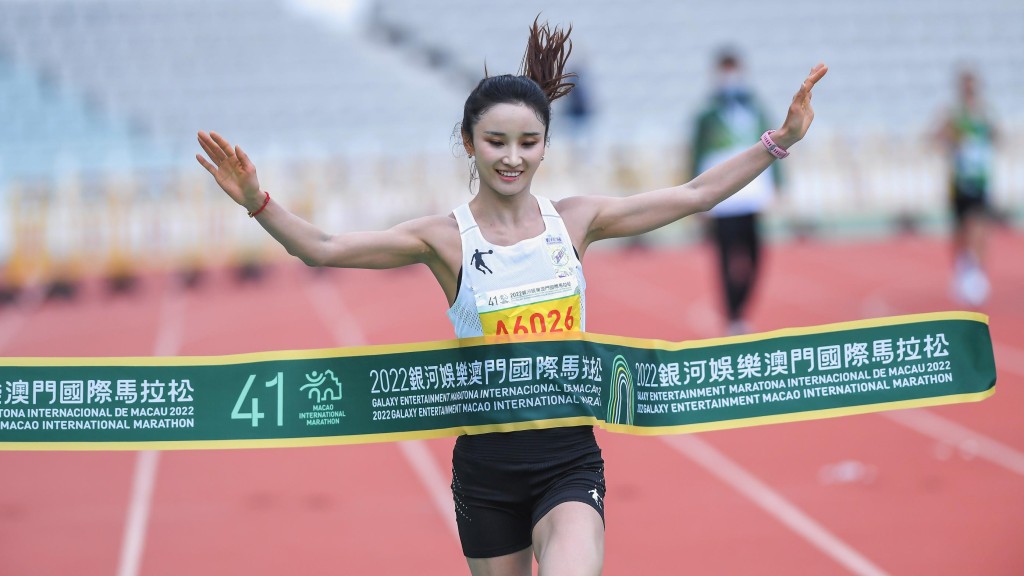 來自中國的跑手李美珍，以2小時40分26秒奪得女子組全程馬拉松金牌。公關提供圖片