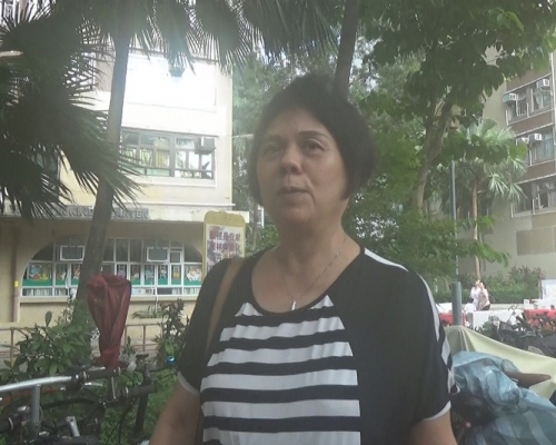 顯徑邨街坊嚴女士