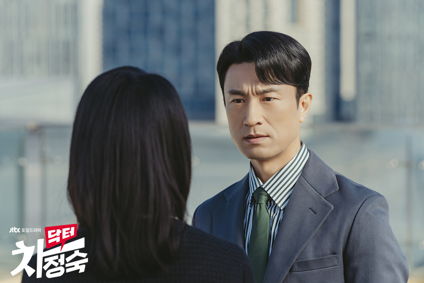 金炳哲飾演渣男老公徐仁豪，其下場網民讚布9爛尾。