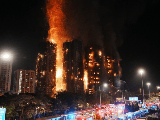 大埔宏福苑五級火後，區內道路一度大規模封閉，影響多條巴士路線。