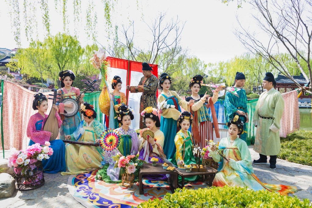 清明節假期首日近3億人次出遊。中新社