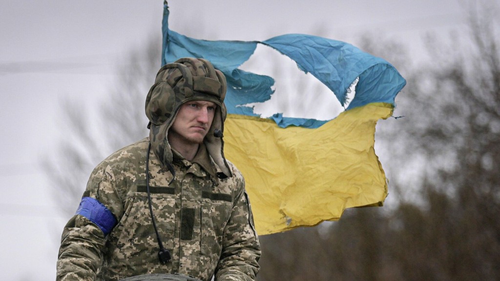 疲惫的乌克兰士兵。