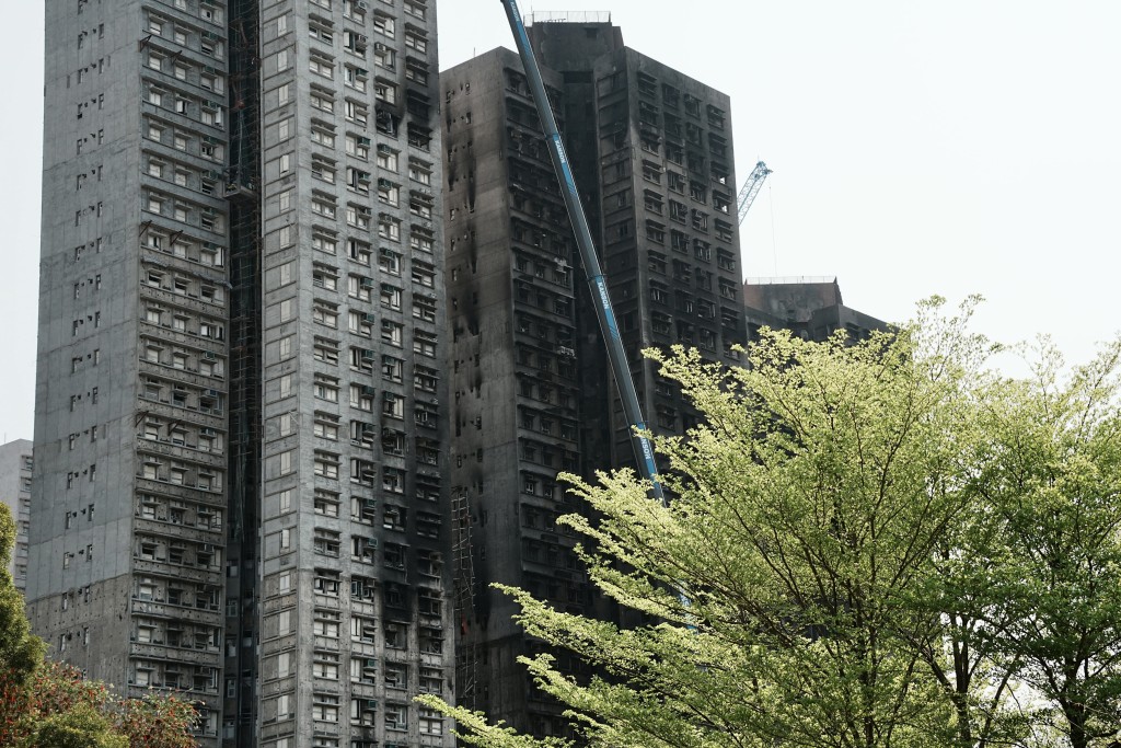今次大火是一個沉痛而清晰警號，促使社會正視迫切的火災風險，以及大型樓宇維修工程更深層問題。