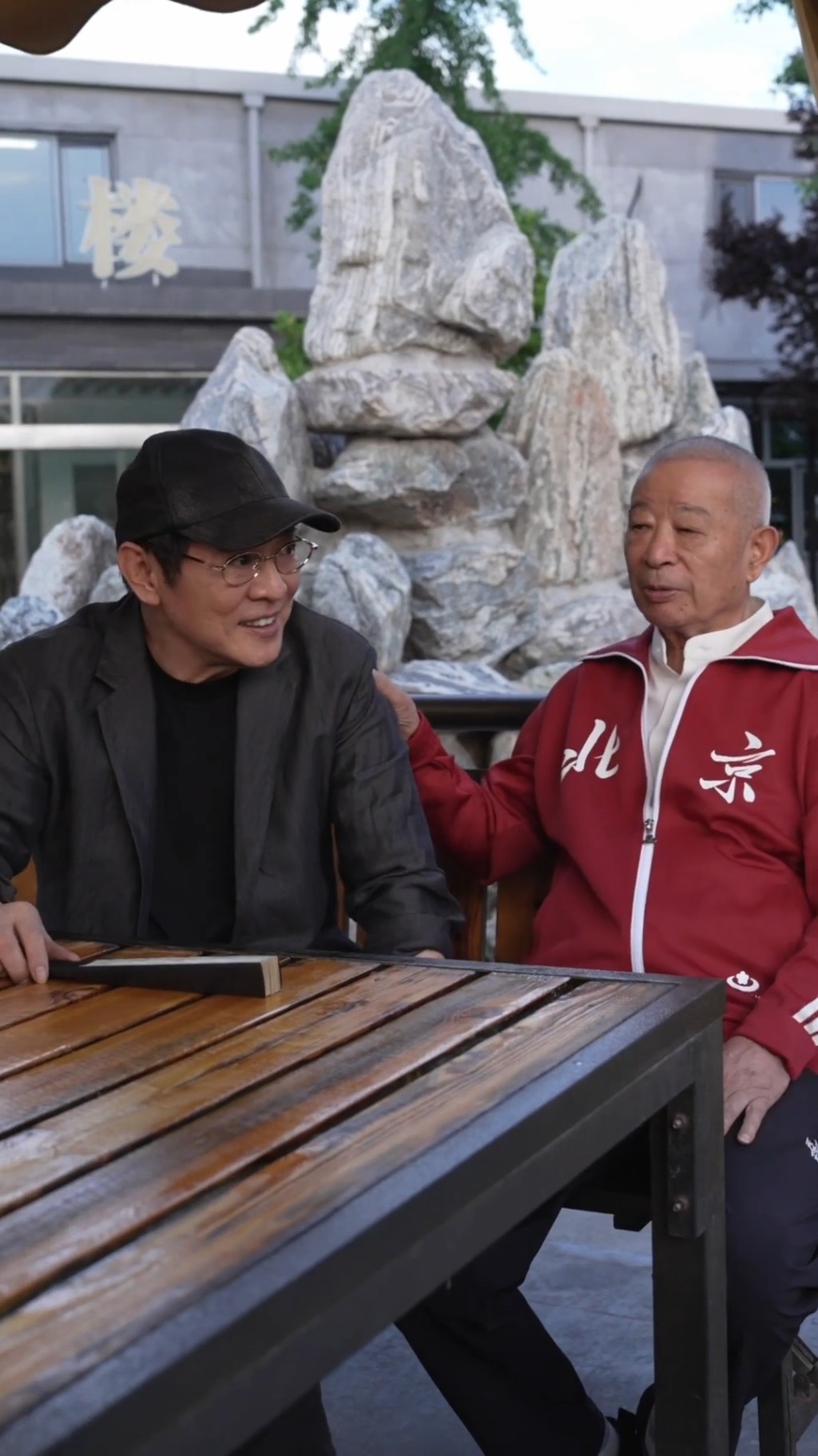 李連杰與師傅閒話家常，細數當年相處點滴。