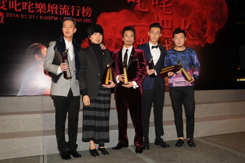 陳詠謙（右一）是叱咤樂壇流行榜頒奬典禮常客。