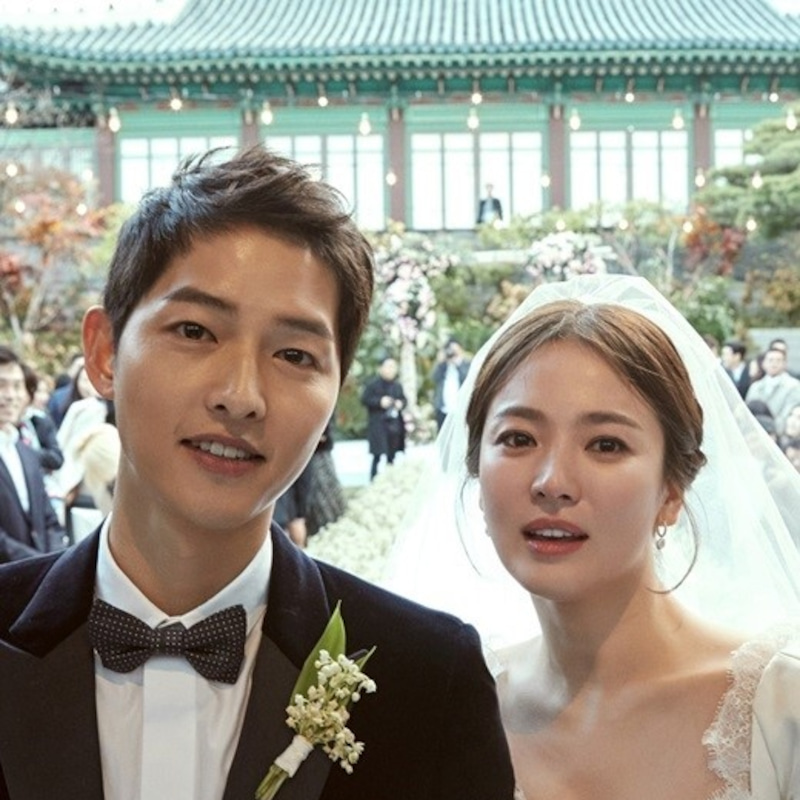 宋慧喬及宋仲基在《太陽的後裔》假戲真做於17年結婚，惜於19年離婚。