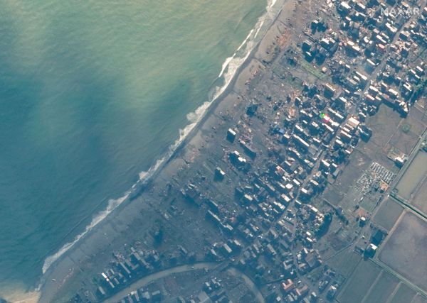 日本石川縣珠洲市地震後衛星照。 路透社