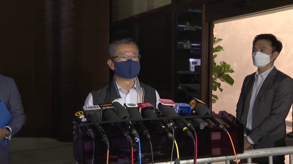 陳茂波昨日（1日）傍晚抵港，他在機場接受核酸檢測，但官方未有公布結果。資料圖片