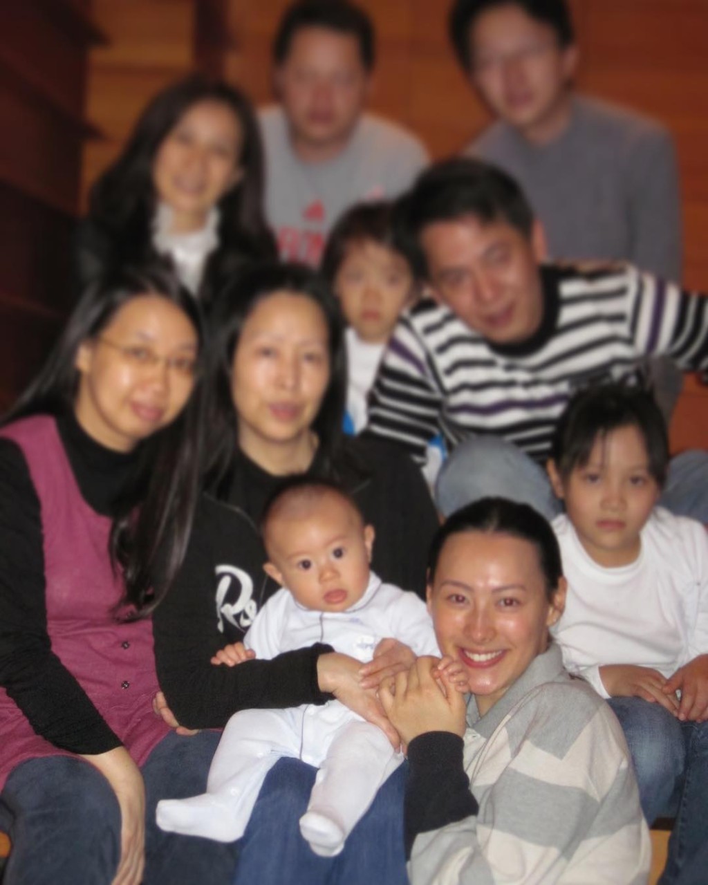 Isabella前年4月罕晒大仔Ethan的BB相。