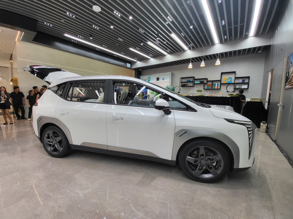 新到港廣汽埃安AION Y Plus「智尊版」電動車，升級配用18吋胎軨。