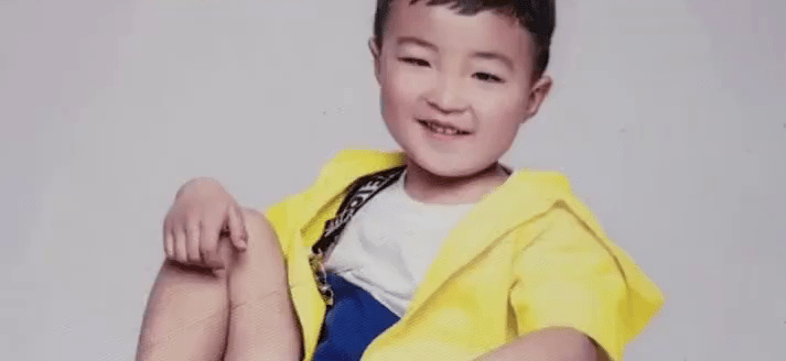 12歲男童燒傷前的照片。 小莉幫忙