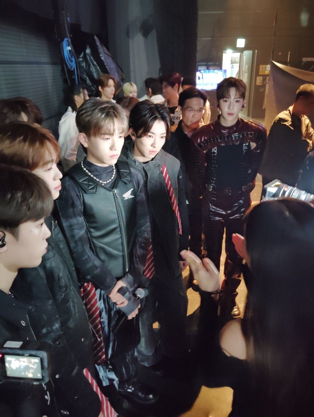 Bosco Kwan、Ian Hannz、三金、Dave、Larry和Gordon與Anson Lo錄影MBC電視台節目《SHOW CHAMPION》。