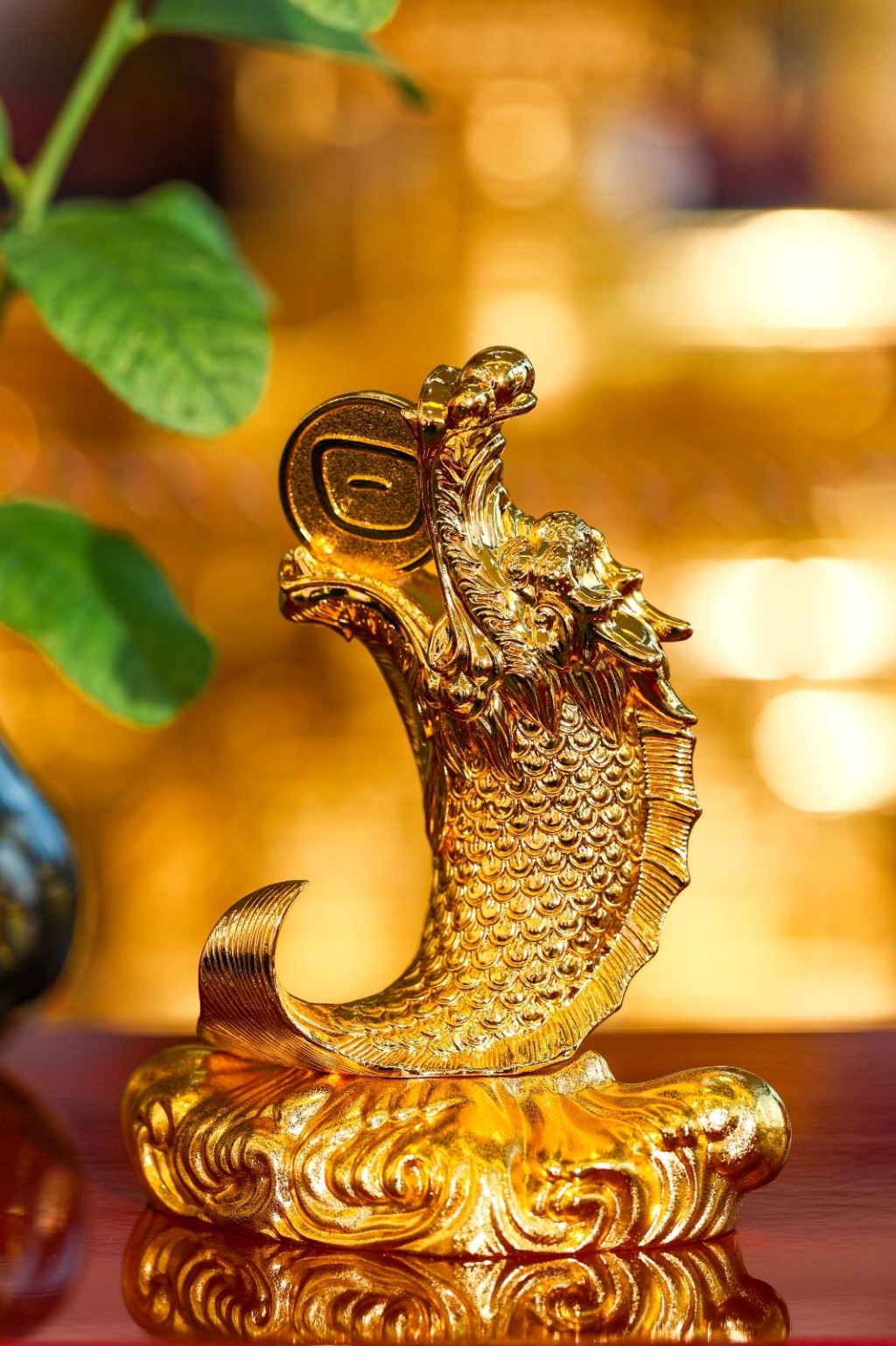 中國吉祥文化很重視「鰲龍」吉祥物應「獨占鰲頭」,魚和龍散熱有功,正可為火多的赤馬年散熱。魚尾向上翹起,取其股票「起」,事業「起」、家運「起」的好意頭! 中國吉祥文化很重視「鰲龍」吉祥物應「獨占鰲頭」,魚和龍散熱有功,正可為火多的赤馬年散熱。魚尾向上翹起,取其股票「起」,事業「起」、家運「起」的好意頭!