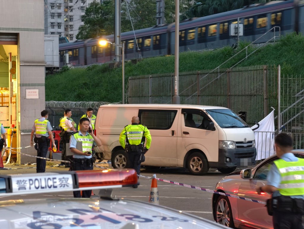 警員在場調查意外原因。