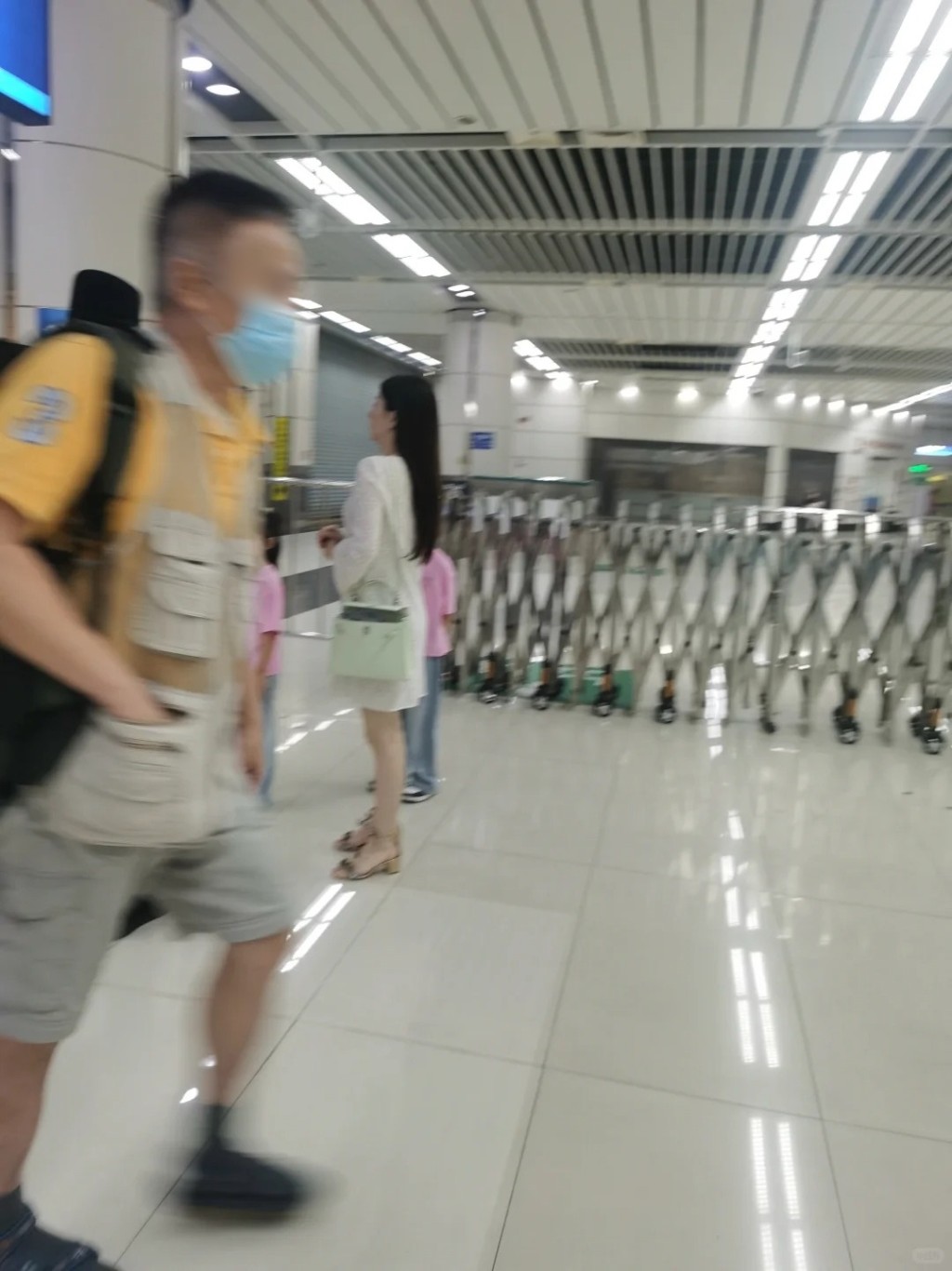 方媛到深圳過關時被捕獲。 方媛到深圳過關時被捕獲。