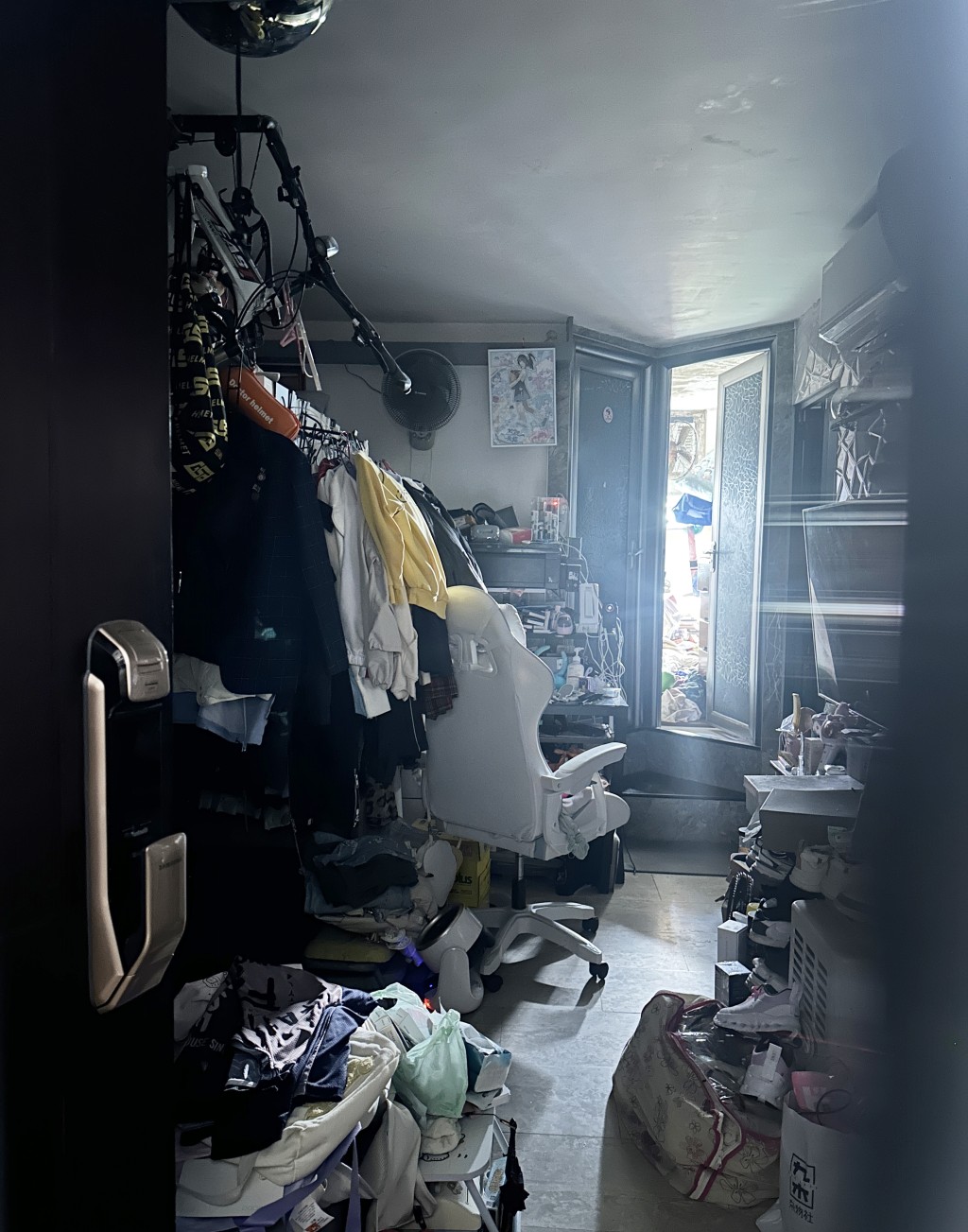 吳男生前與姐夫等同住柴灣屋苑單位。劉漢權攝 吳男生前與姐夫等同住柴灣屋苑單位。劉漢權攝