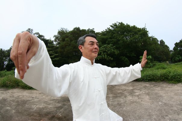 颜国梁2008年离开TVB后，原本因对身体有帮助而练太极。