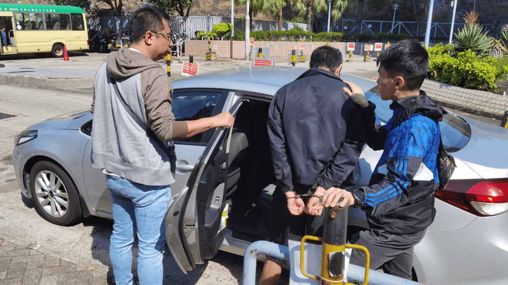 警方拘捕一名30歲男子。