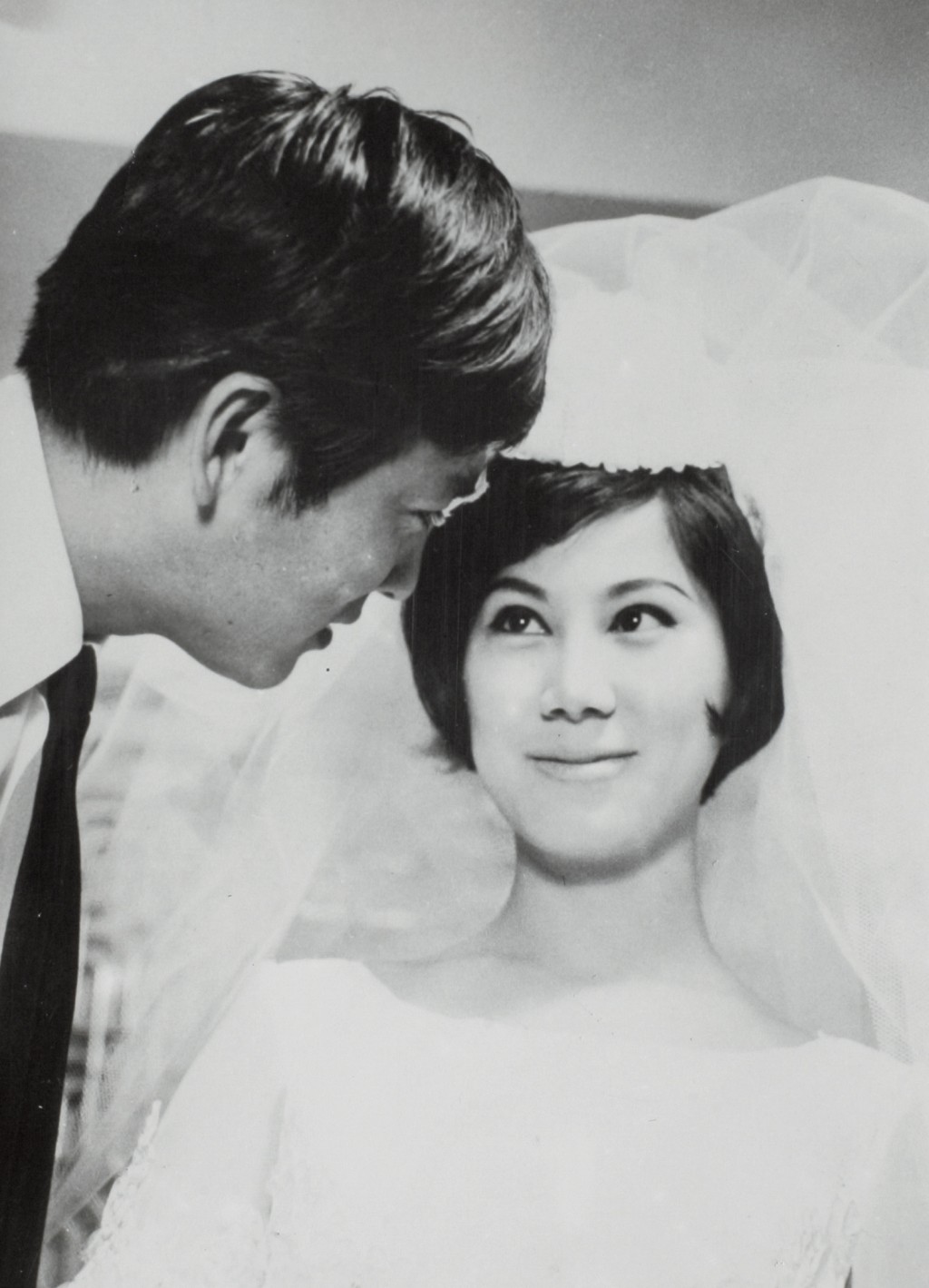 凌波與金漢在1966年結婚，當時婚禮低調，不過轉眼間兩人已經恩愛57載，即將踏入鑽石婚。