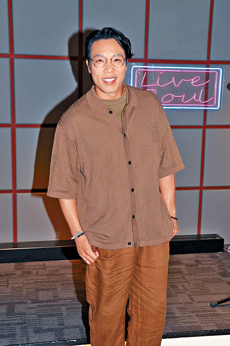 鄭世豪離巢了幾個月，但似仍未放低對林淑敏的不滿。