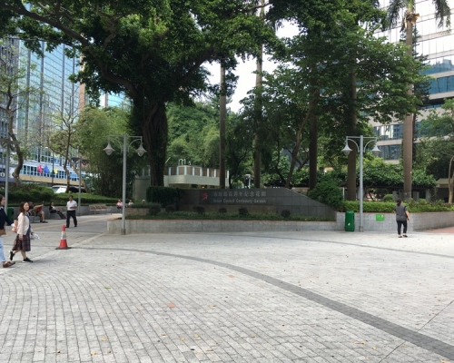 婦人在市政局百週年紀念公園被偷手機。資料圖片
