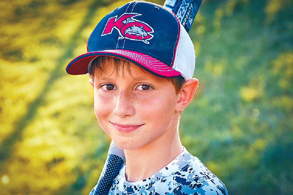 ■十歲的凱萊布從橡皮艇直墜水池底死亡。美聯社