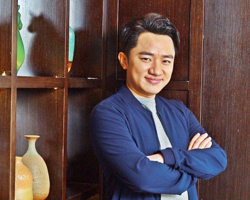 迟迟未表态，王祖蓝被内地网民围剿