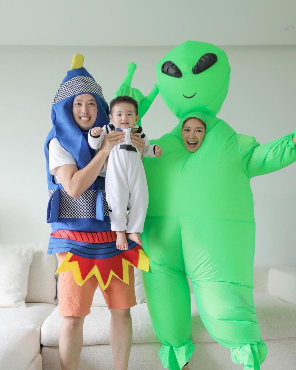 倪晨曦包到上頸。