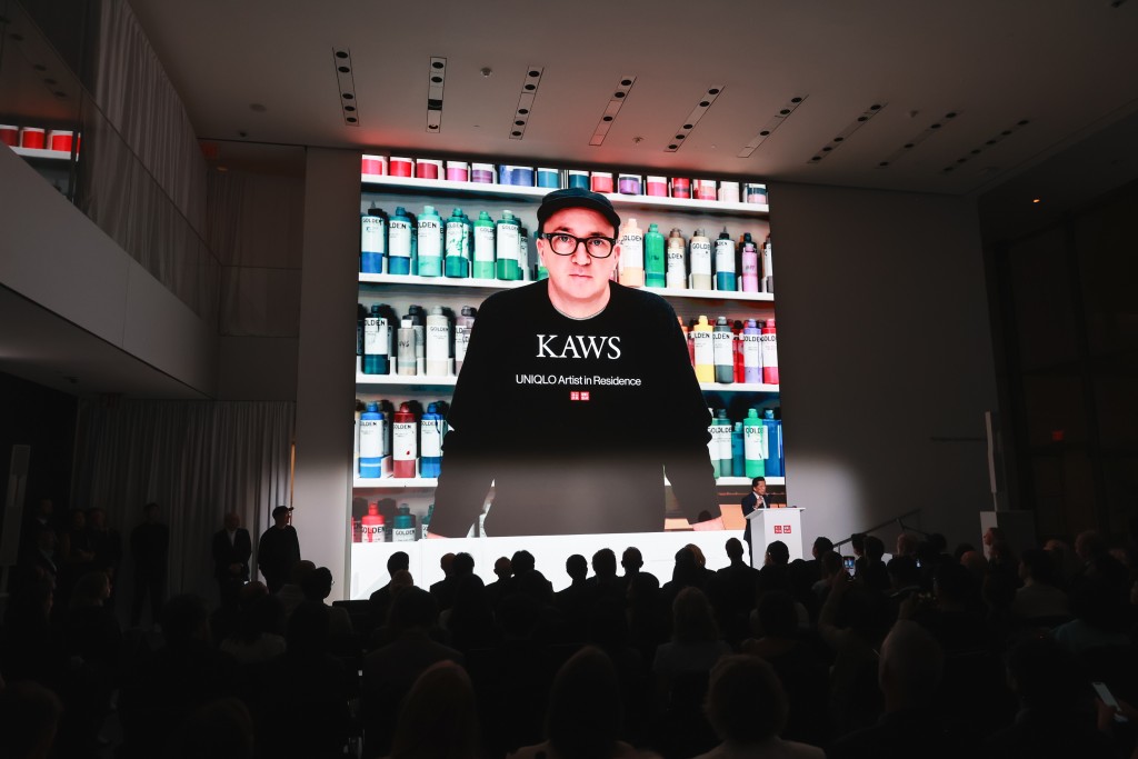 迅銷公布，KAWS加入UNIQLO，成為首位「Artist in Residence（駐任藝術家）」。