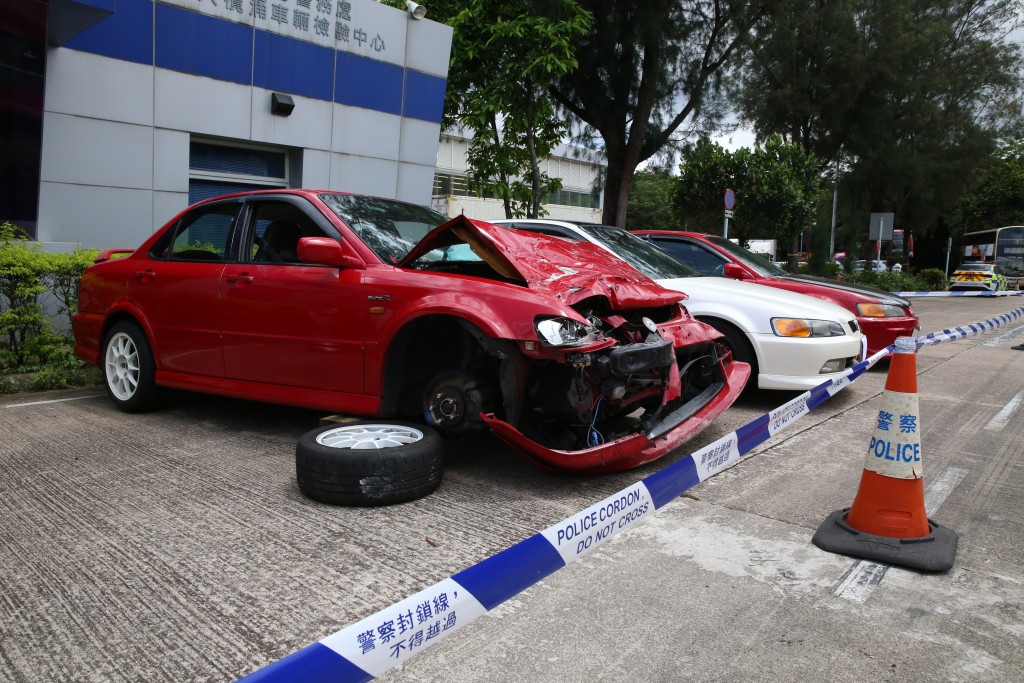 涉案车辆被扣留于屯门大榄涌车辆检查中心。