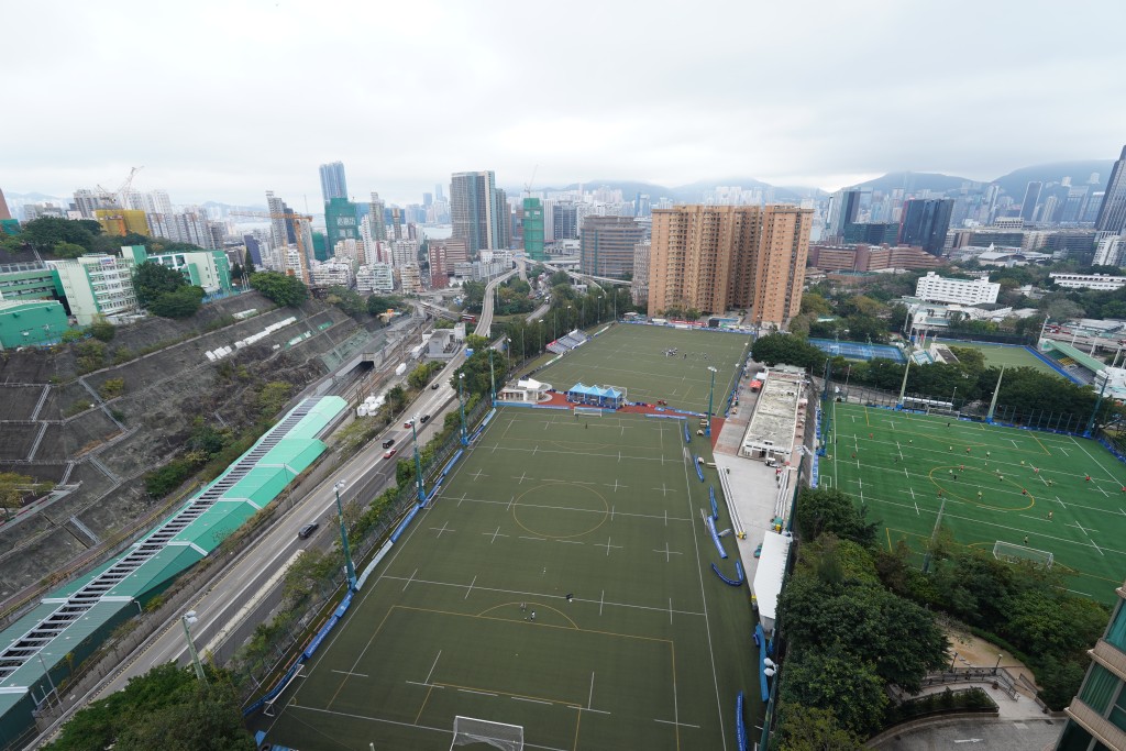 單位向東南，可飽覽市區美景，眺望維港海景。