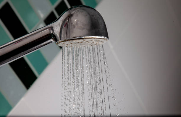 洗澡后若手部未完全乾爽，不宜触碰电器，否则随时发生危险。