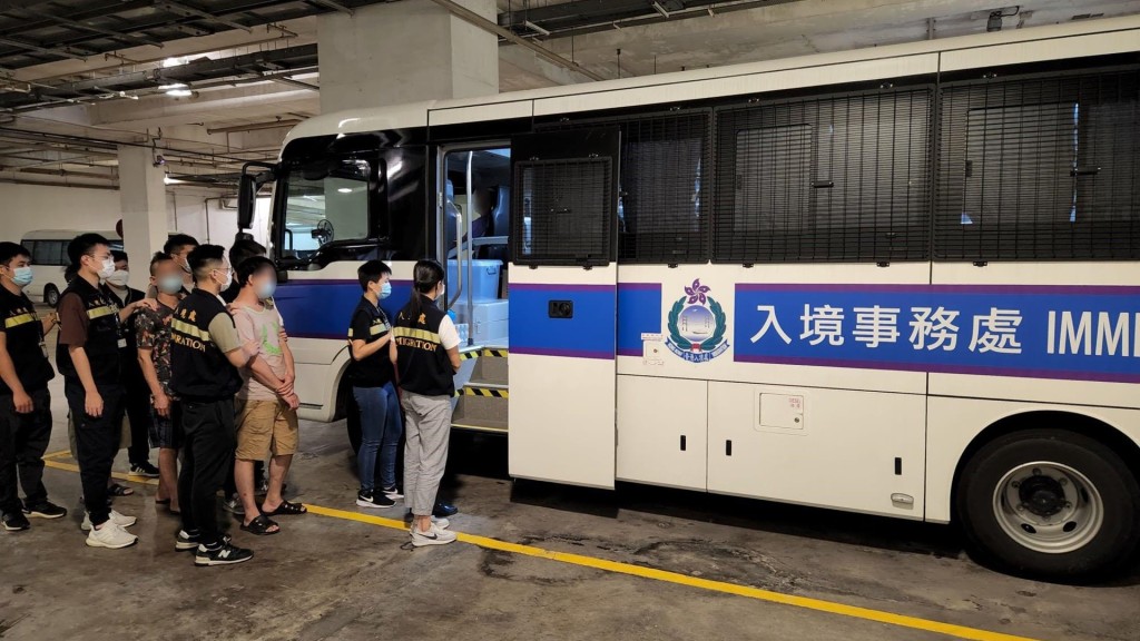入境處於過去一連四日在全港各區展開反非法勞工行動,拘捕20人。