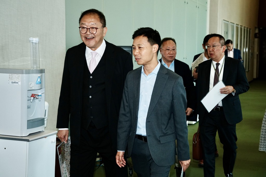 林振昇(右一)。江旭峰攝 林振昇(右一)。江旭峰攝