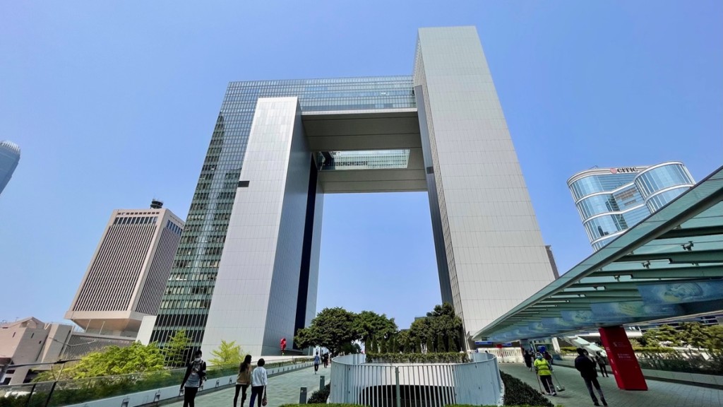 特区政府会全力建立香港黄金中央清算系统，目标今年内试营运。