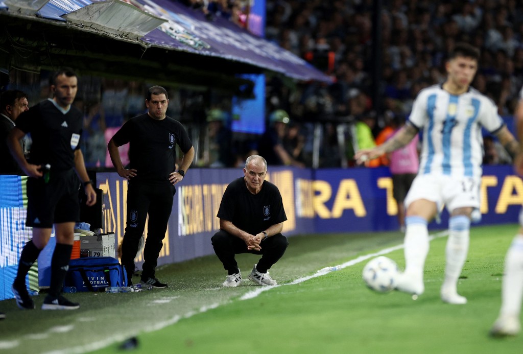 自贏得世界盃後未輸過的阿根廷，在主場被前教練比爾沙執教的烏拉圭擊敗。路透社