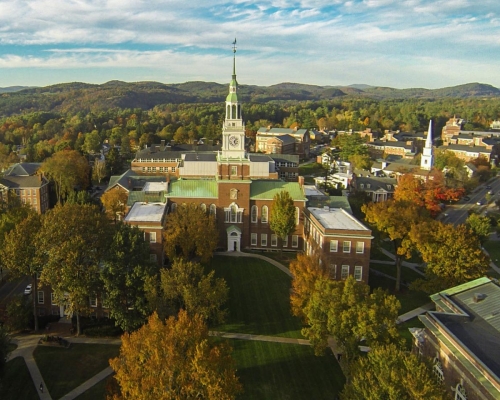 美國新罕布什爾常春藤名校達特茅斯學院(Dartmouth College)爆出教授涉嫌性侵女生醜聞。網圖