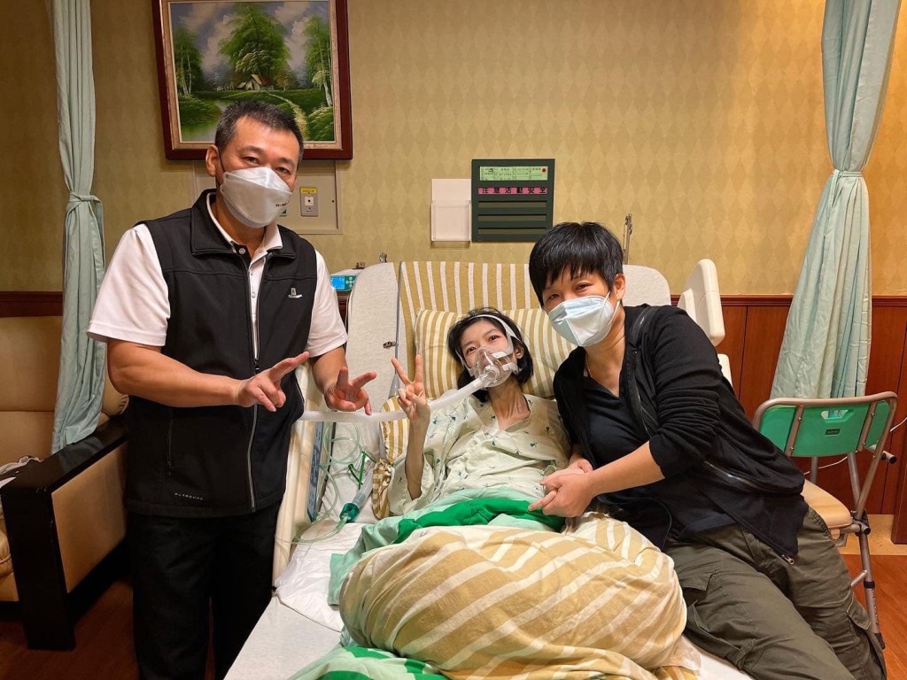 11月21日,佩姿的身體狀況非常不穩定,但她仍很努力地在奮鬥。(圖片來源:「抗癌小天使湯佩姿」Facebook)