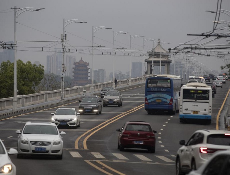 武漢長江大橋車流逐漸恢復。　