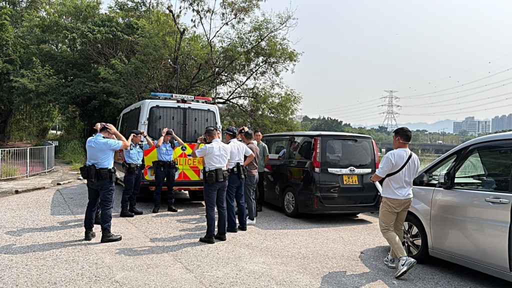 警方與漁護署聯合行動。梁國峰攝 警方與漁護署聯合行動。梁國峰攝