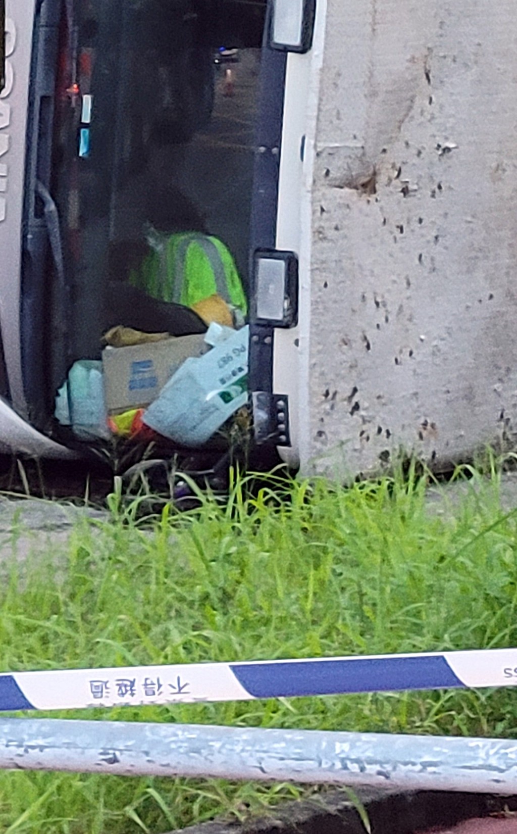司機一度被困。網圖