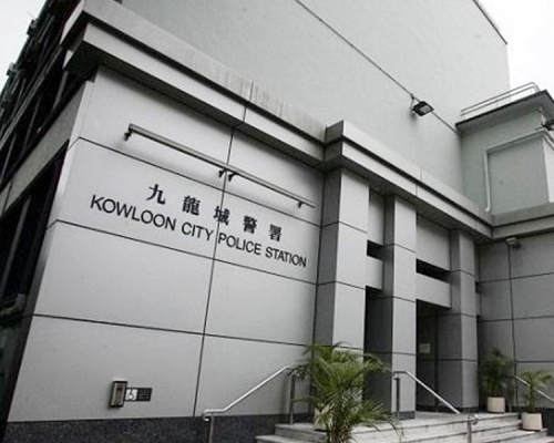 一名老翁途經土瓜灣馬頭角道近九龍城道時，突然被一隻從暗處撲出的狗襲擊。資料圖片