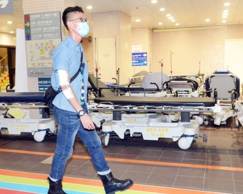 警員跌傷手臂送院治理。