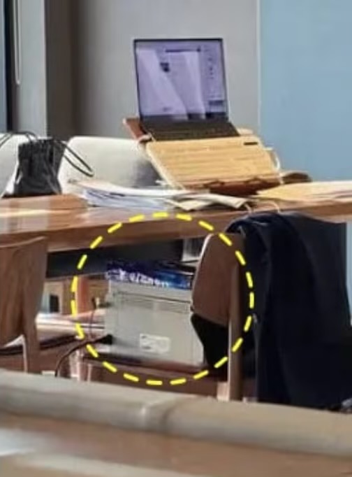 甚至有人帶印表機去星巴克使用。 網上圖片 甚至有人帶印表機去星巴克使用。 網上圖片