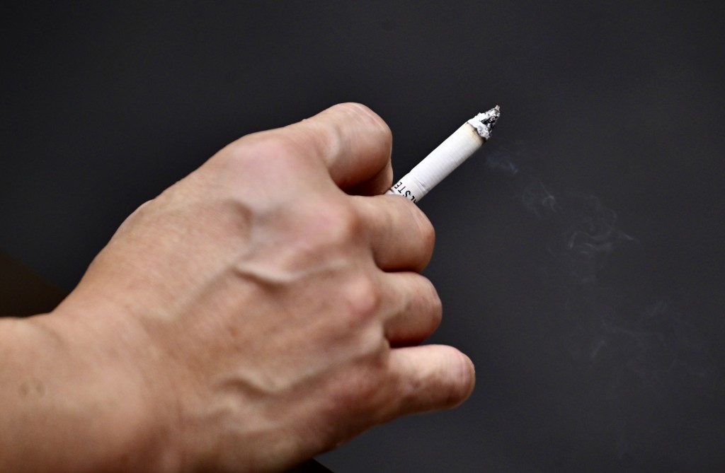 政府目標於2025年達致吸煙率降至7.8%。資料圖片